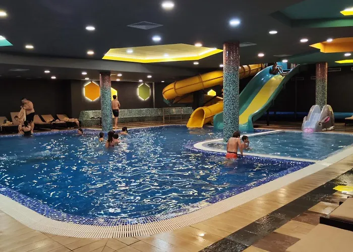 Castello Kraljevi Cardaci Komplex * كوباونيك